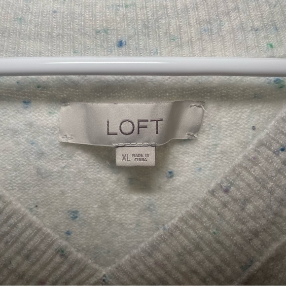 LOFT  Cream V-neck Sweater Women's Size XL Natural Flecked Lightweight - Picture 4 of 8
